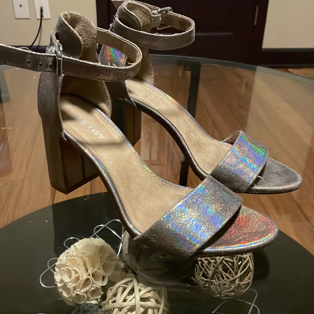 Size 7 used old navy heels